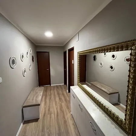 Comfort 24h Check-in Apartman Tirana